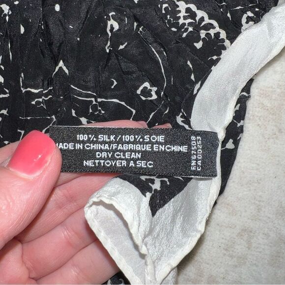 Jones NY Black and White Patterned Scarf - Picture 3 of 5
